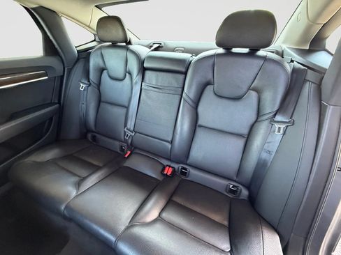 Used 2018 Volvo S90 T5 Momentum w/ Convenience Package FWD image 15