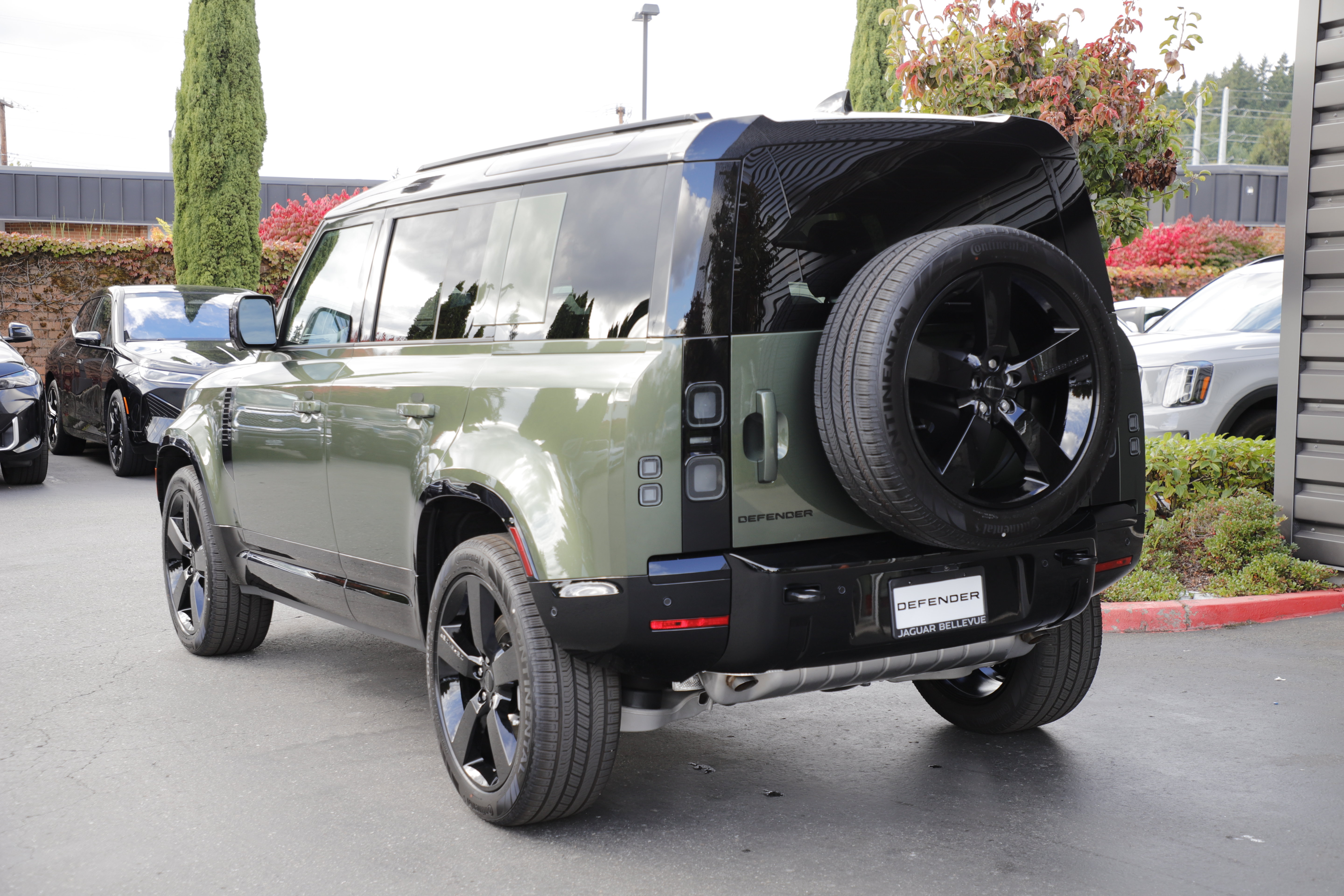 New 2026 Land Rover Defender 110 X-Dynamic SE AWD/4WD image 10