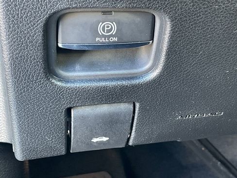 Used 2024 Jeep Grand Cherokee Limited image 31