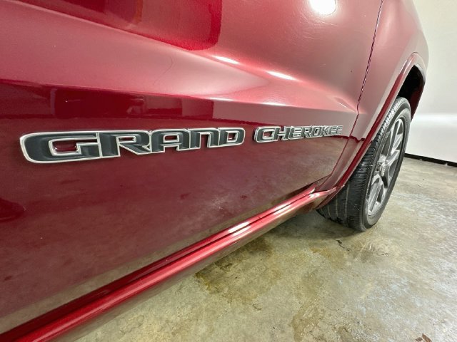Used 2018 Jeep Grand Cherokee Overland AWD/4WD image 42