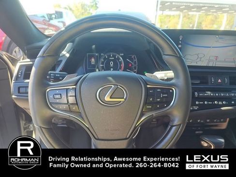 Used 2022 Lexus ES 350 Ultra Luxury image 11