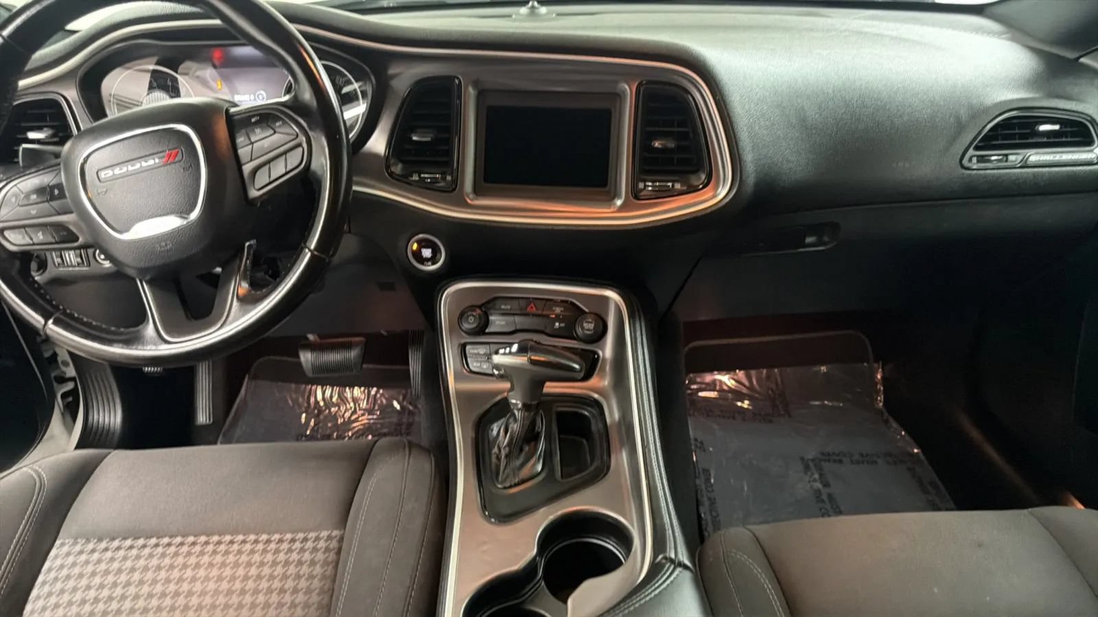 Used 2020 Dodge Challenger SXT RWD image 16