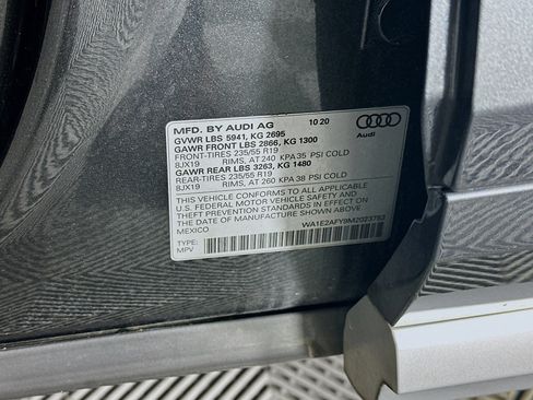 Used 2021 Audi Q5 e Premium Plus w/ Premium Plus Package AWD/4WD image 12