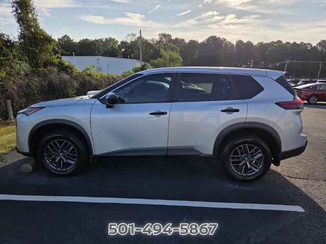 Used 2024 Nissan Rogue S FWD image 7