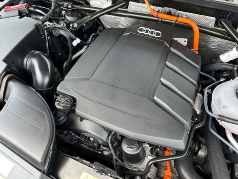 Used 2020 Audi Q5 e Prestige w/ Prestige Package AWD/4WD image 39
