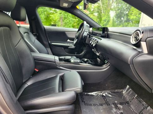 Used 2022 Mercedes-Benz CLA 250 4MATIC image 11