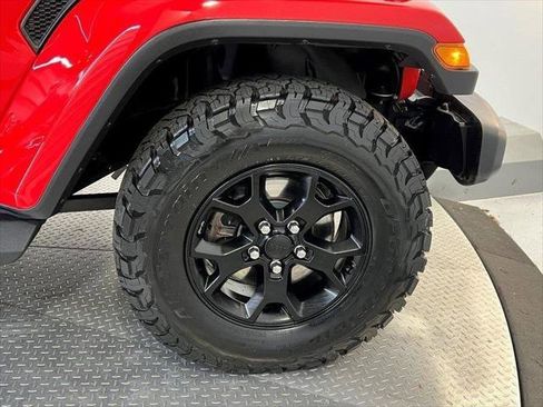 Certified 2021 Jeep Gladiator Overland w/ Cold Weather Group image 10