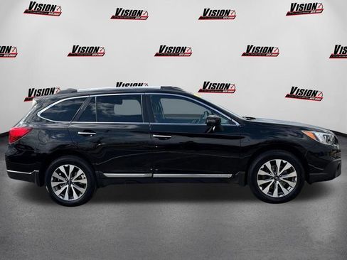 Used 2017 Subaru Outback 2.5i Touring image 4