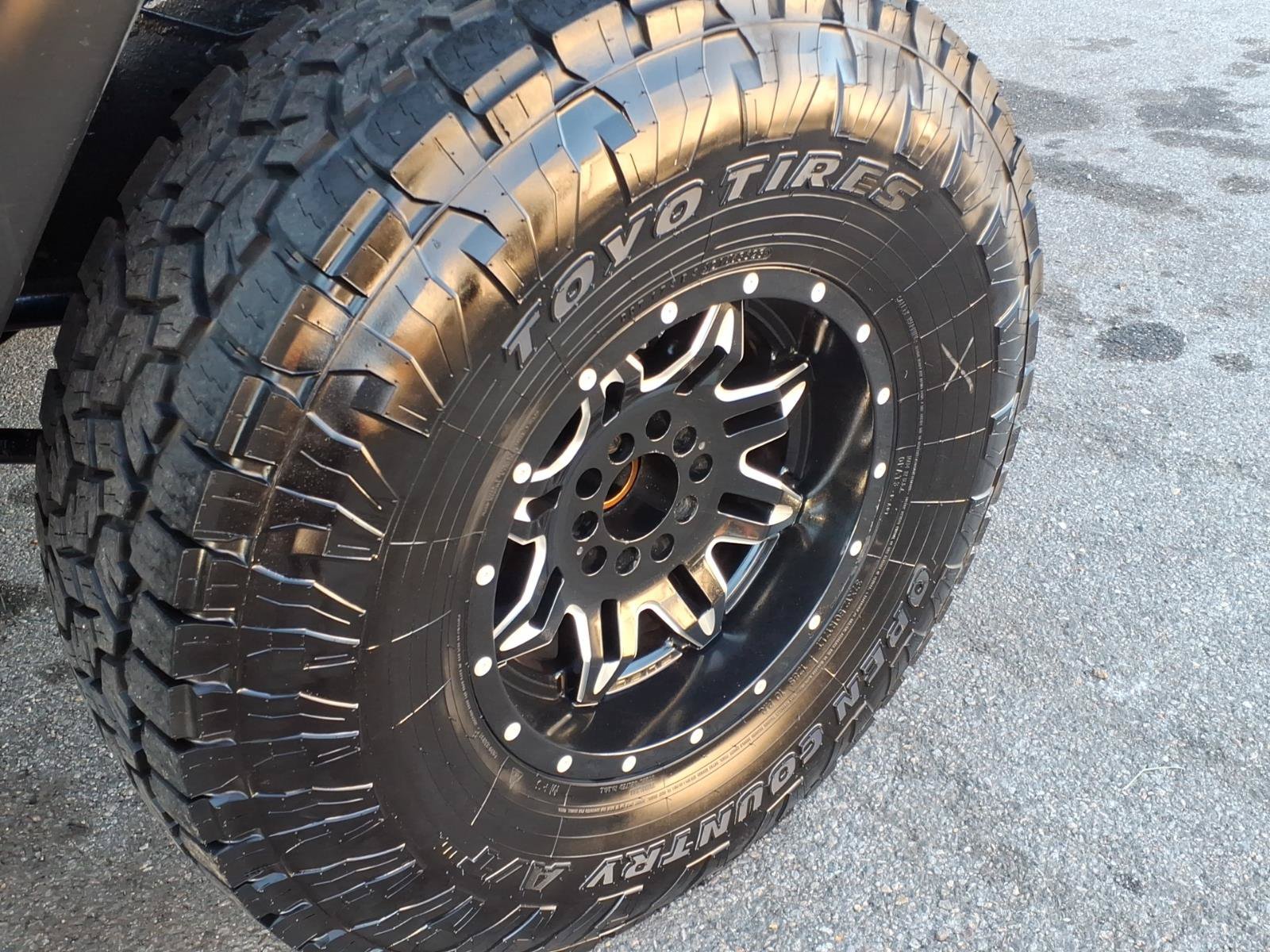 Used 2011 Jeep Wrangler Rubicon w/ PWR Convenience Group AWD/4WD image 11