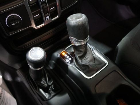 Used 2021 Jeep Wrangler Unlimited Sport image 29