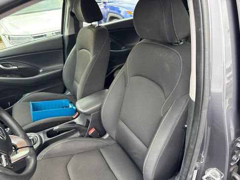 Used 2019 Hyundai Elantra GT FWD image 6