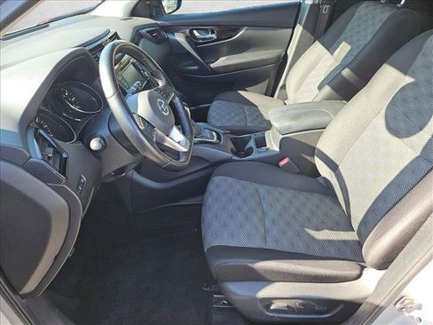 Used 2021 Nissan Rogue Sport SV image 14