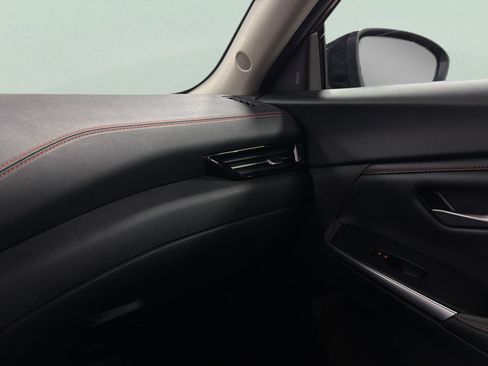 Used 2025 Nissan Sentra SR FWD image 31