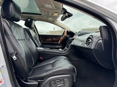 Used 2014 Jaguar XJ L Portfolio RWD image 26