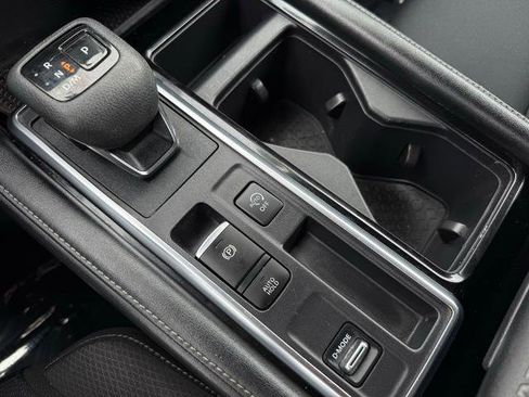 Certified 2023 Nissan Pathfinder SV image 27