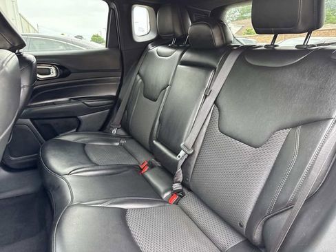 Used 2022 Jeep Compass Latitude FWD image 15
