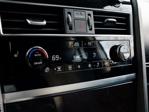 Used 2024 INFINITI QX80 Luxe image 17