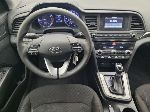 Used 2020 Hyundai Elantra SE w/ Winter Weather Package image 22