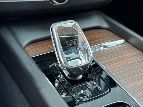 Used 2023 Volvo XC60 B5 Ultimate w/ Climate Package image 34