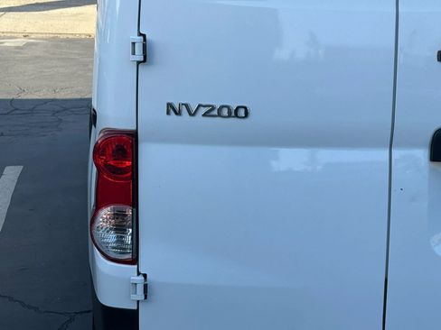 Used 2021 Nissan NV200 S w/ Back Door Glass Package image 7