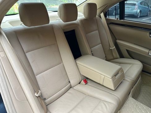 Used 2011 Mercedes-Benz S 550 4MATIC image 32