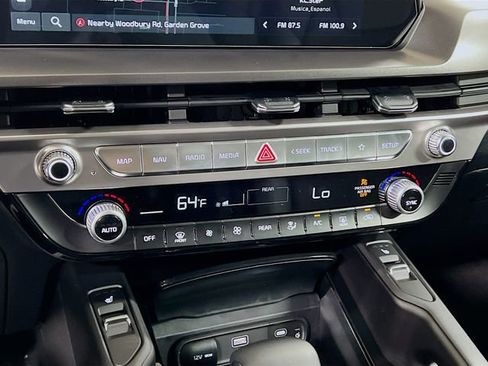 New 2025 Kia Telluride S image 16