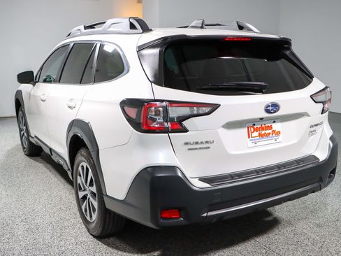 Used 2023 Subaru Outback Premium AWD/4WD image 9