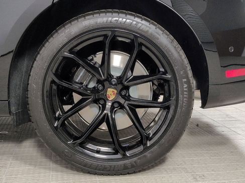 New 2026 Porsche Macan GTS AWD/4WD image 10