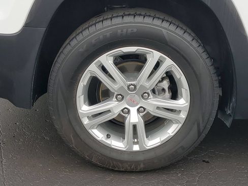 Used 2024 GMC Terrain SLE FWD image 30