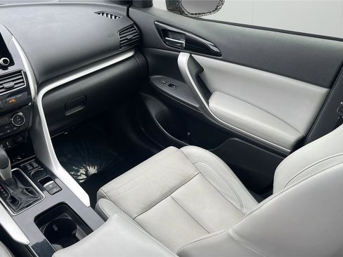Used 2022 Mitsubishi Eclipse Cross SEL image 18