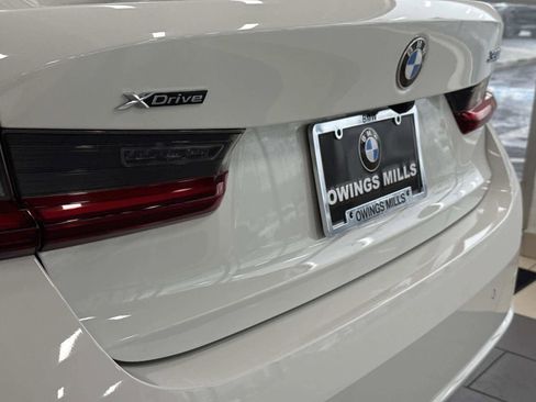 Used 2023 BMW 330i xDrive Sedan w/ Premium Package image 11