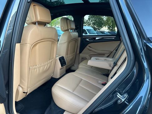 Used 2017 Porsche Macan S image 17