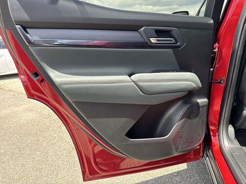 New 2026 GMC Terrain AT4 w/ Technology Package II AWD/4WD image 23
