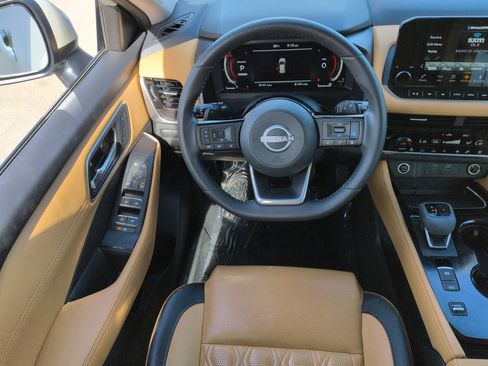 Used 2023 Nissan Rogue Platinum w/ Platinum Premium Package FWD image 15