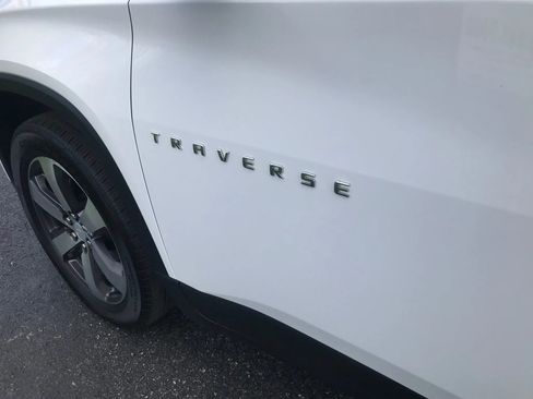 Used 2020 Chevrolet Traverse LT w/ LT Premium Package image 44