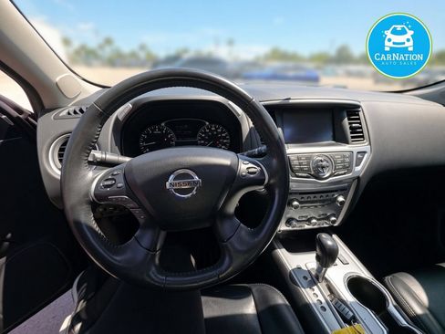 Used 2017 Nissan Pathfinder SL w/ SL Premium Package AWD/4WD image 7