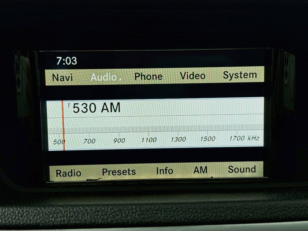 Used 2010 Mercedes-Benz E 550 Sedan image 15