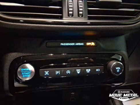 Used 2025 Ford Escape ST-Line Elite w/ Premium Technology Package image 16