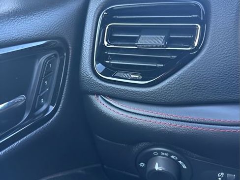 Used 2024 Dodge Durango GT image 17