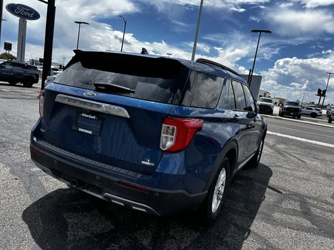 Used 2020 Ford Explorer XLT w/ Equipment Group 202A AWD/4WD image 5