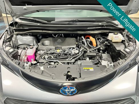 Used 2024 Toyota Sienna XLE w/ XLE Plus Package AWD/4WD image 10