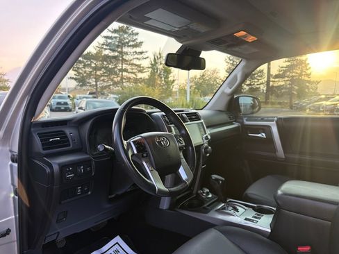 Used 2022 Toyota 4Runner SR5 Premium w/ Moonroof Package AWD/4WD image 25