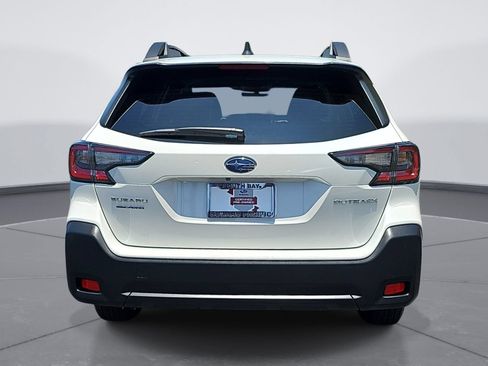 Certified 2025 Subaru Outback Premium AWD/4WD image 4