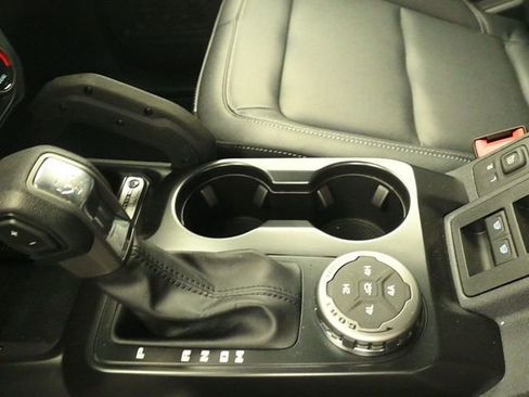 New 2026 Ford Bronco Badlands image 12