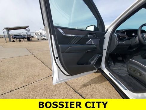 Certified 2025 GMC Acadia Denali w/ Super Cruise Package image 23