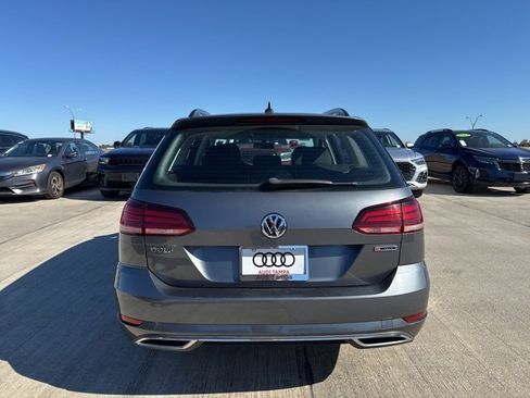 Used 2019 Volkswagen Golf S image 4