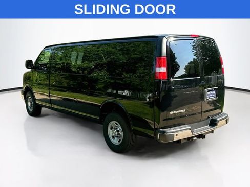 New 2026 Chevrolet Express 3500 LT w/ LT Preferred Equipment Group RWD image 4