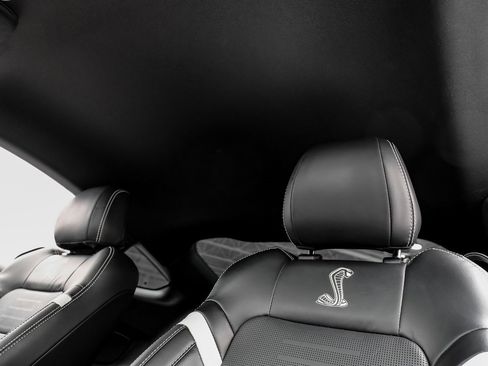 Used 2021 Ford Mustang Shelby GT500 w/ Technology Package image 31