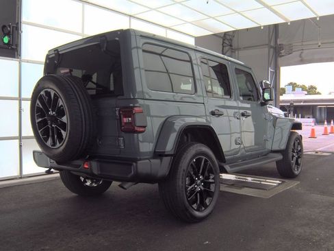 Used 2025 Jeep Wrangler Unlimited Sahara image 8