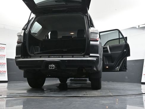 Used 2021 Toyota 4Runner Limited image 29